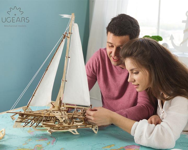 Actual product image Ugears Trimaran Merihobus