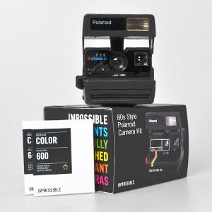 Produktbild Polaroid 600 Camera Kit Refurbished A + 2 x Farbfilme