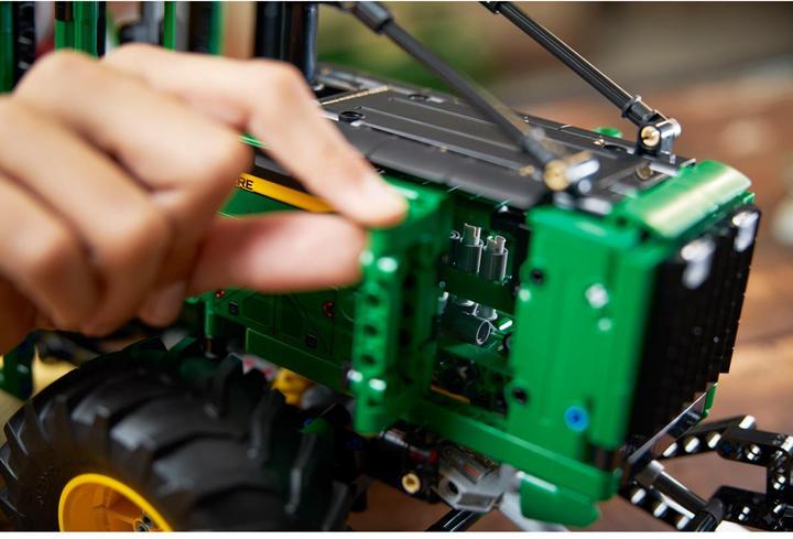 Produktbild LEGO John Deere 948L-II Skidder (42157, LEGO Technic)