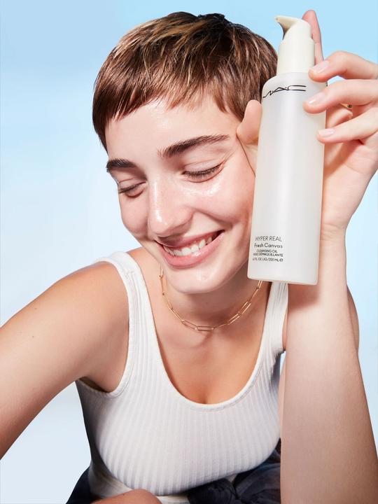Produktbild MAC Cosmetics Hyper Real Fresh Canvas Cleansing Oil (Öl, 200 ml)