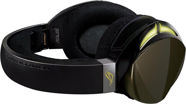 Actual product image ASUS ROG Strix Fusion 700 (Wireless)