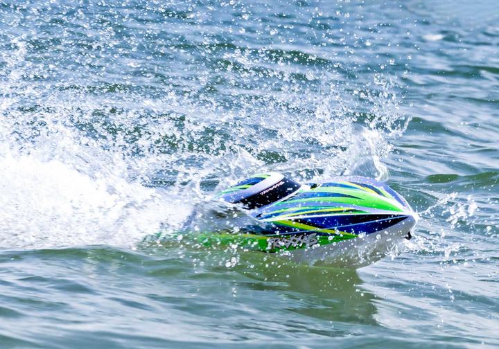 Produktbild Traxxas DISRUPTOR grün 26 Zoll V-Rumpf Boot Selbstaufrichtung ohne Akku und Ladegerät