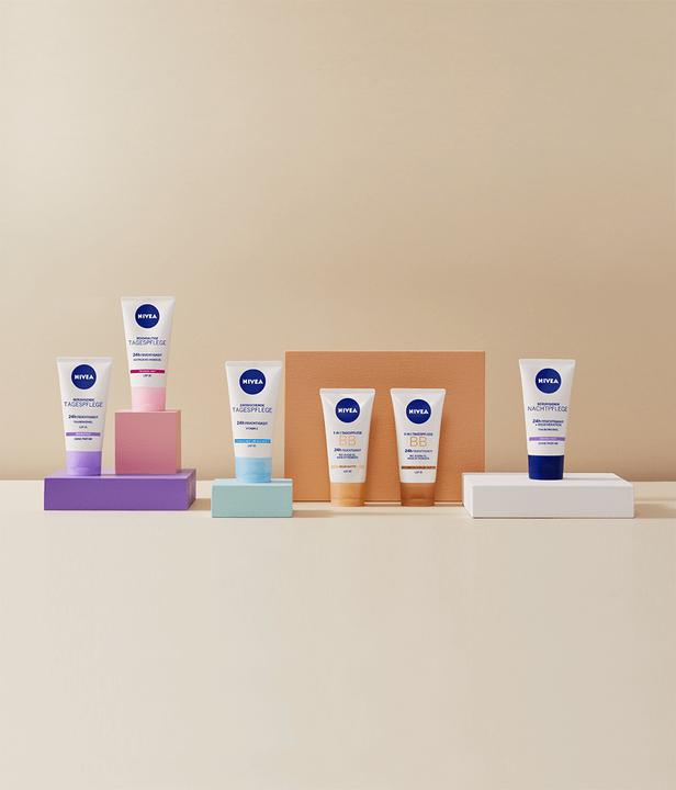 Productafbeelding NIVEA 24h 5 In 1 Dagcrème BB (Licht huidtype)
