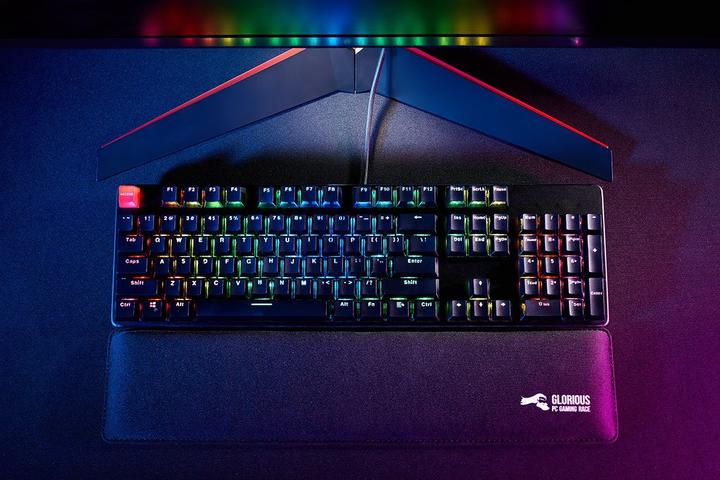 Produktbild Glorious PC Gaming Race GMMK-BRN-V2 in voller Grösse, ANSI US-Standards, Gateron Brown Switch (US, Kabelgebunden)