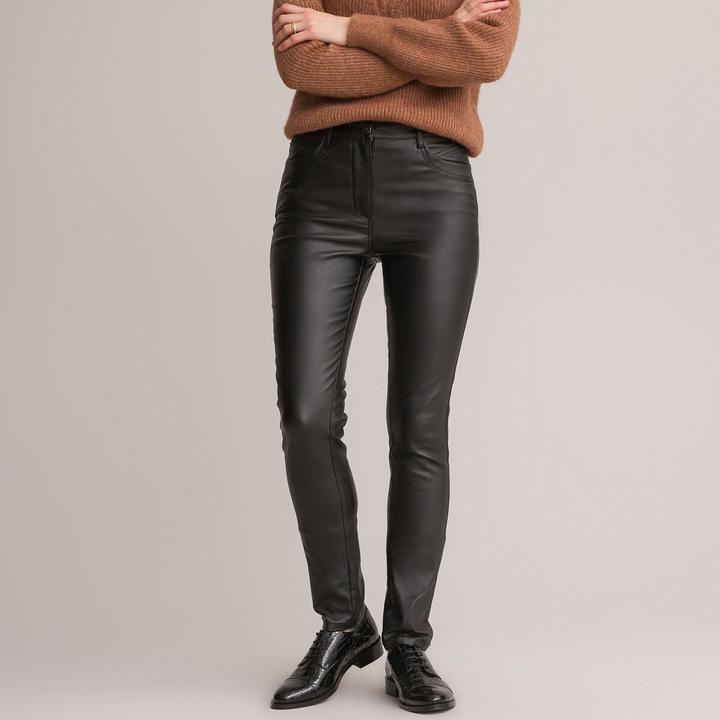 Anne Weyburn Hose (38)