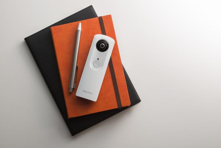 Produktbild RICOH Theta M15