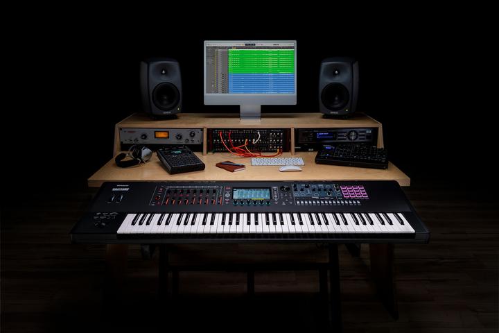 Actual product image Roland Fantom-7 EX