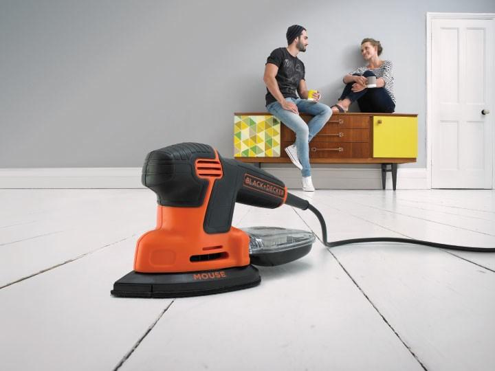 Image du produit Black & Decker Sableuse compacte pour souris (Plateau de ponçage triangulaire, 120 W)