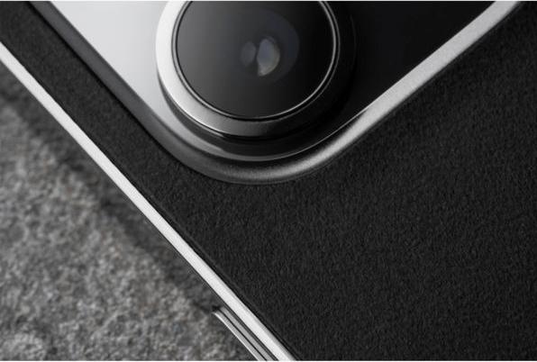 Actual product image Nomad Leather Skin iPhone 13 Pro Max Black (Apple iPhone 13 Pro Max)