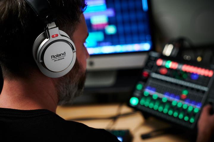 Immagine prodotto Roland RH-200S (Nessuna soppressione del rumore, Cablato)