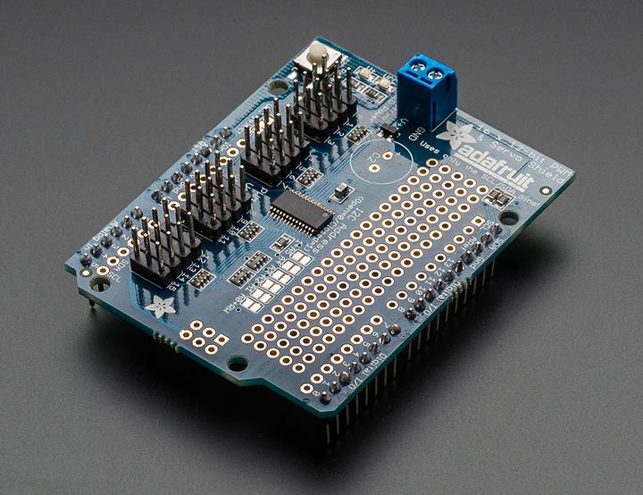 Image du produit Adafruit Interface I2C 16 canaux 12 bits PWM/Servo Shield (Bouclier)