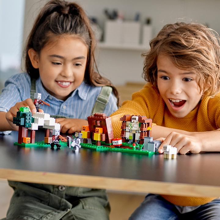 Actual product image LEGO The marauder outpost (21159, LEGO Minecraft)