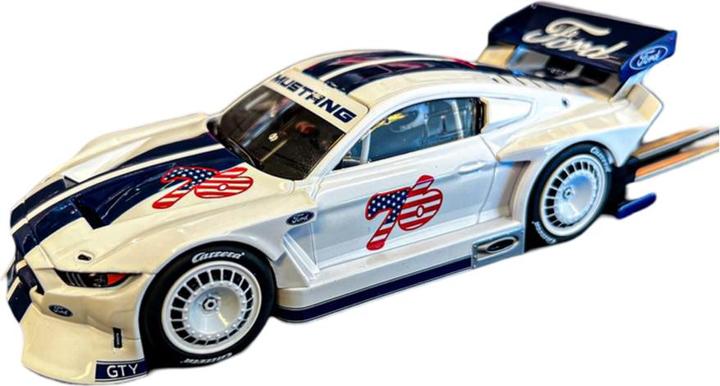 Productafbeelding Carrera 20031083 - Digitale 132 Ford Mustang GTY "Nr.76