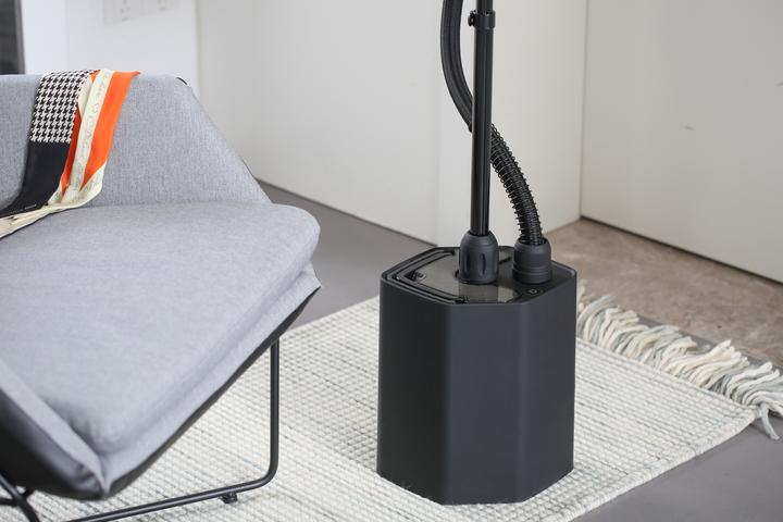 Actual product image SteamOne Steamone vertical steam straightener EUHG100B (1800 W, 40 g/min)