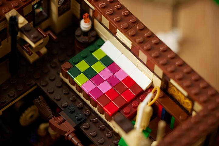 Produktbild LEGO Disney Hocus Pocus: The Sanderson Sisters' Cottage (21341, LEGO Ideas, LEGO Seltene Sets)
