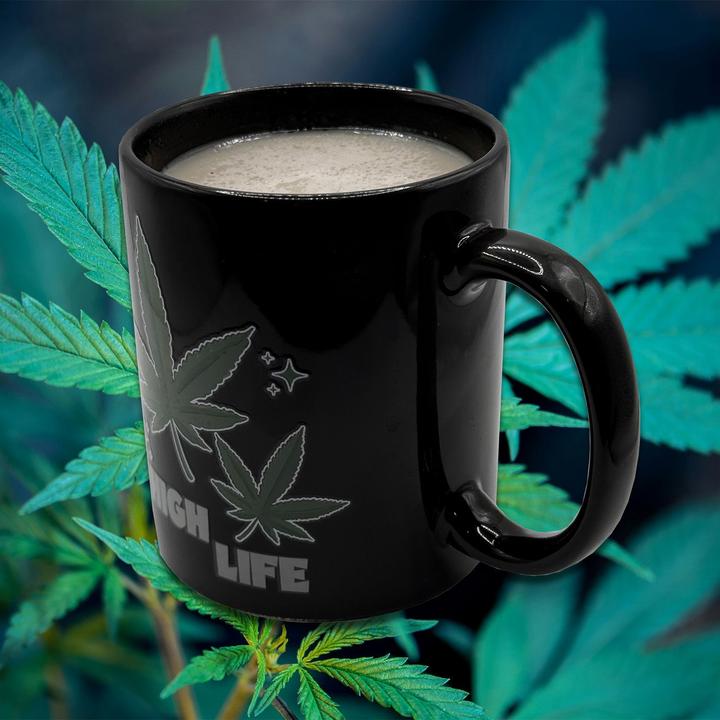 Actual product image Mad Monkey High Life Weed" mug - with colour change (300 ml)