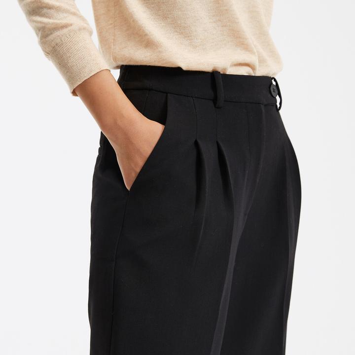 Actual product image La Redoute Collections Slim trousers with pleats (40)