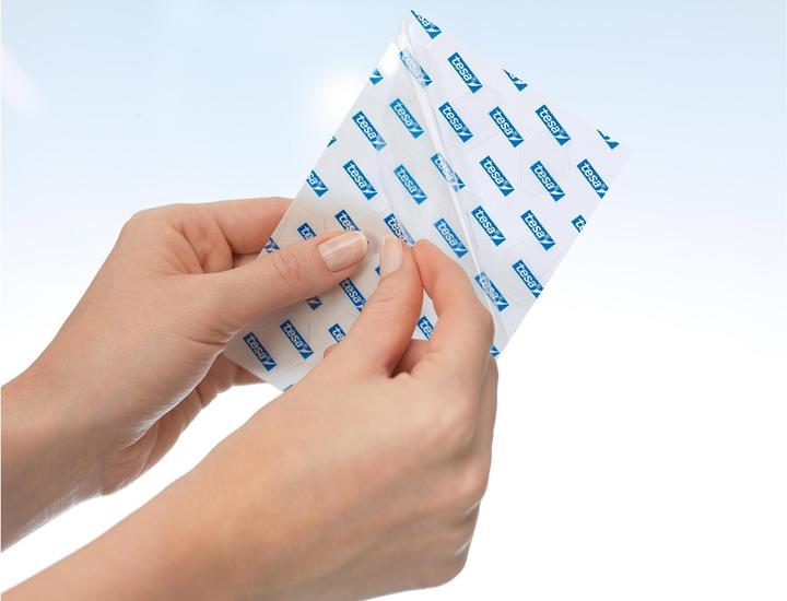 Produktbild tesa TACK doppelseitige Klebebads, transparente Klebestreifen