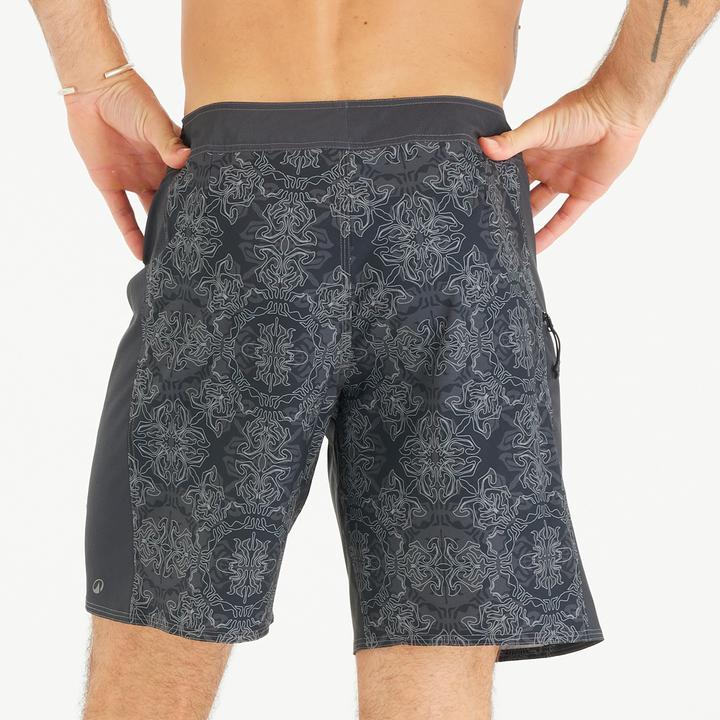 Actual product image Olaian Boardshorts Herren lang 500 Arch Scarabia 19" schwarz (42)
