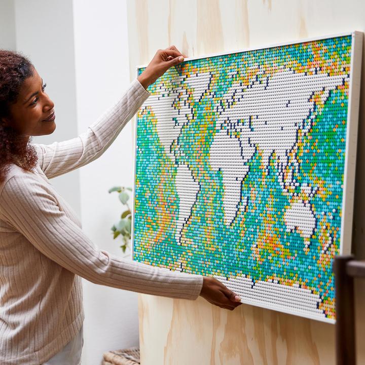 Actual product image LEGO World map (31203, LEGO Art, LEGO Rare Sets)