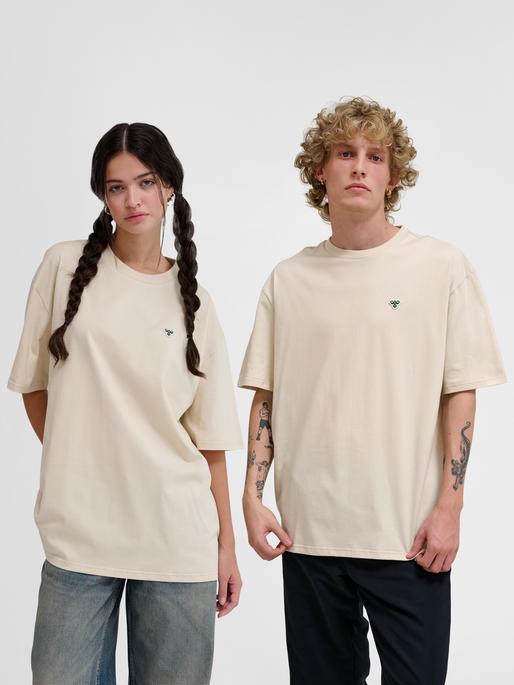 Actual product image hummel Hmlloose t-shirt bee s/s (L)