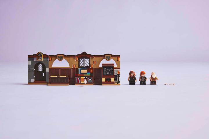 Produktbild LEGO Schloss Hogwarts: Zauberkunstunterricht (76442, LEGO Harry Potter)