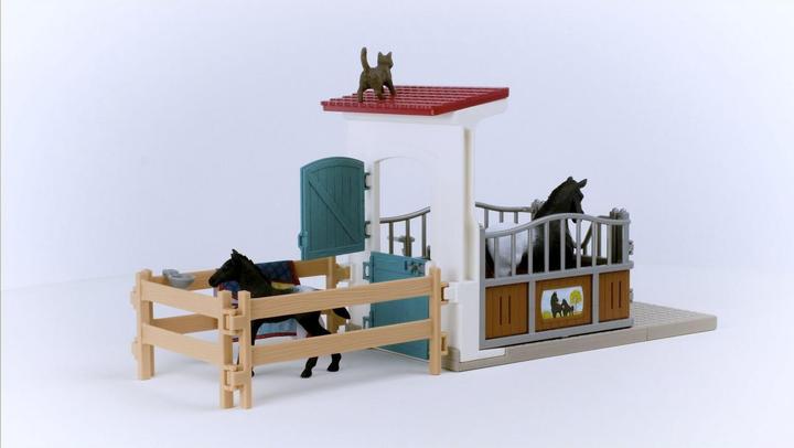 Actual product image Schleich Horse box with mare and foal