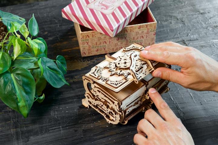 Actual product image Ugears Antique casket (185 pieces)