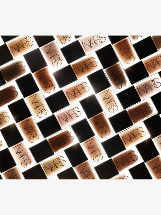 Immagine prodotto NARS Cosmetics Fondazione che riflette la luce (Mali)