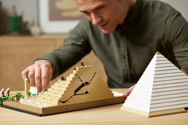Actual product image LEGO Great Pyramid of Giza (21058, LEGO Architecture)