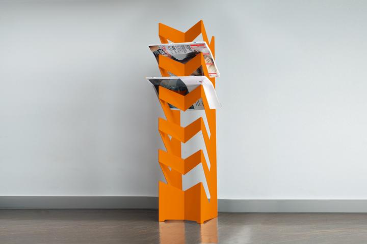 Radius Design News (21 x 16 x 90 cm)