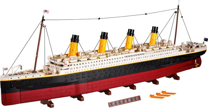 Actual product image LEGO Titanic (10294, LEGO Creator Expert, LEGO Rare Sets)