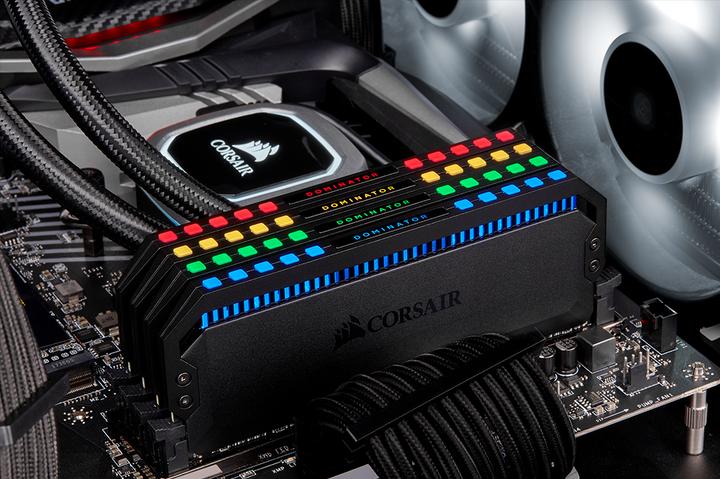 Produktbild Corsair Dominator Platinum RGB (4 x 32GB, 3600 MHz, DDR4-RAM, DIMM)