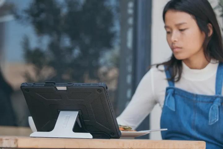 Produktbild UAG Metropolis (Microsoft Surface Pro 7, Microsoft Surface Pro 7+, Microsoft Surface Pro 4, Microsoft Surface Pro 5, Microsoft Surface Pro 6)