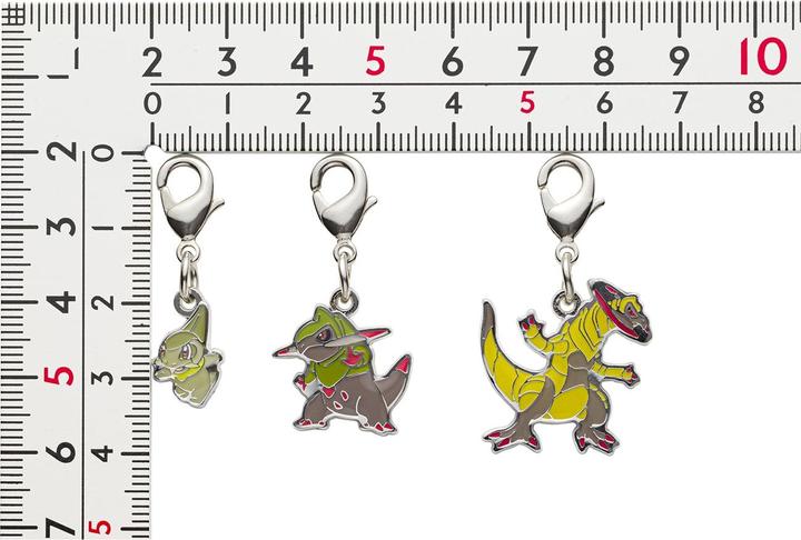 Actual product image Pokémon Pokemon Center - Axew, Fraxure, Haxorus keychain - 3 pieces