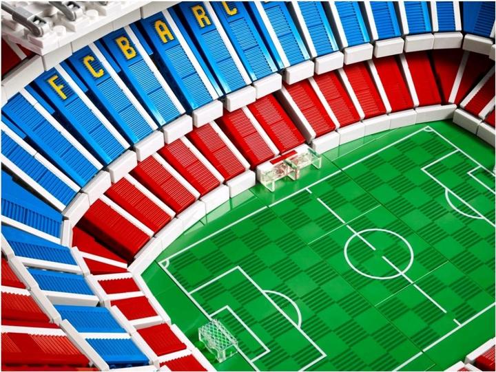 Image du produit LEGO Le Camp Nou - FC Barcelone (10284, LEGO Creator Expert, LEGO difficiles à trouver)