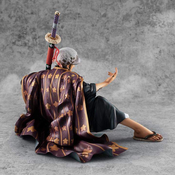 Actual product image Megahouse One Piece statuette PVC Portrait Of Pirates Warriors Alliance Trafalgar Law 17 cm
