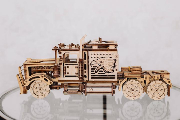 Produktbild Wood Trick LKW - Sattelschlepper - 3D Holzbausatz