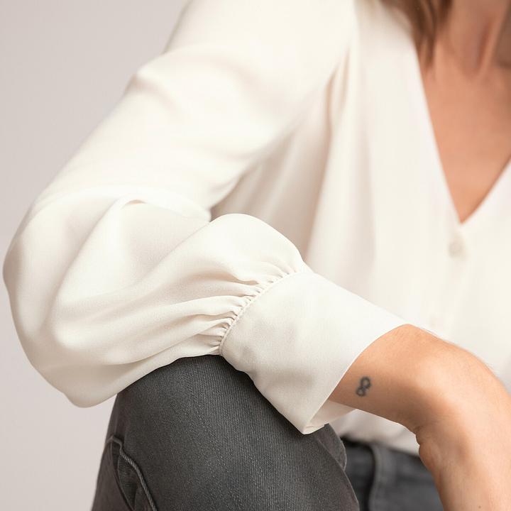 Produktbild La Redoute Collections Langärmelige Bluse mit V-Ausschnitt (36)