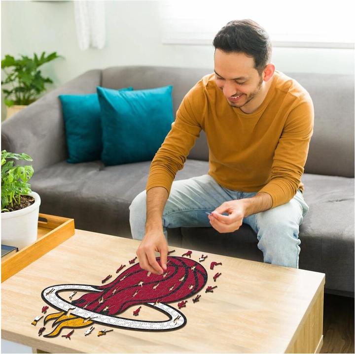 Produktbild Iconic NBA - Miami Heat - Logo - Holz Puzzle Grösse L (500 Teile) (500 Teile)