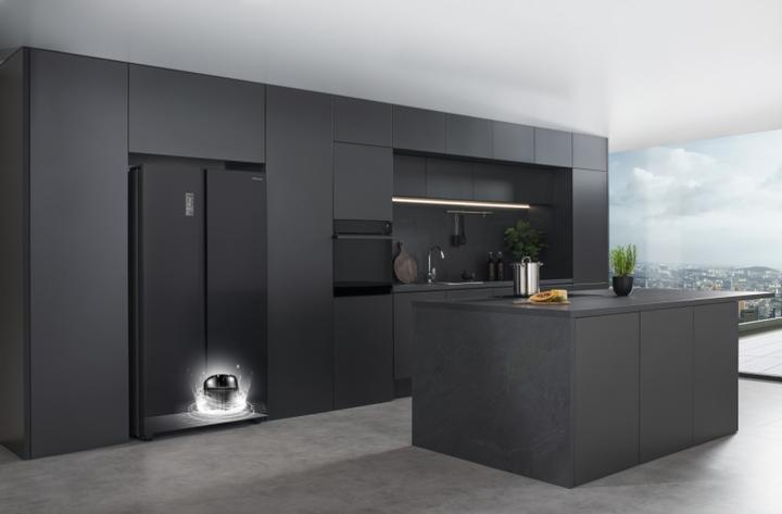 Actual product image Hisense RS711N4AFE - Amerikaanse Koelkast - Zwart (550 l)