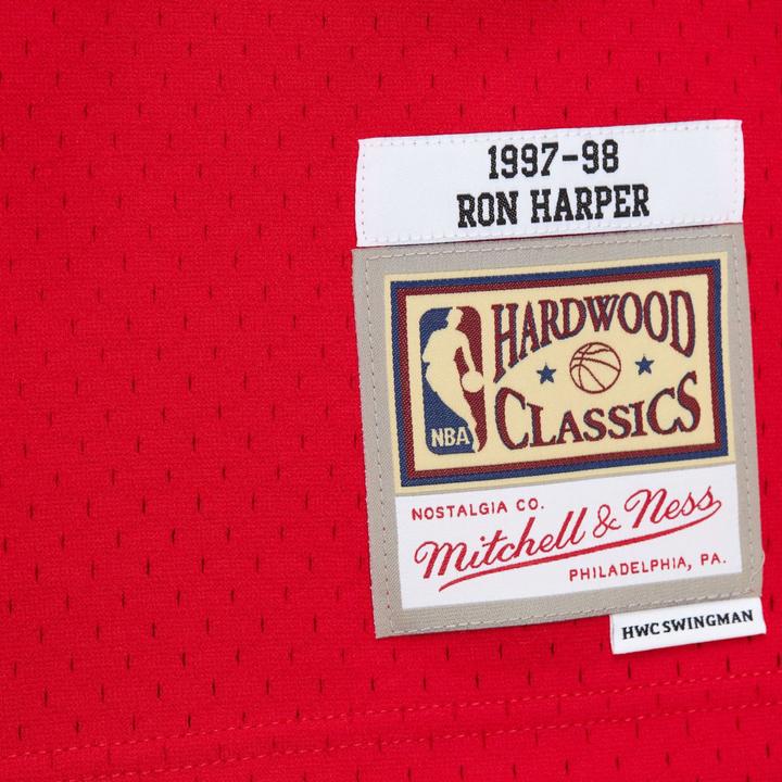 Actual product image Mitchell & Ness Swingman Mesh Jersey Chicago Bulls 1997 Ron Harper - S (S)