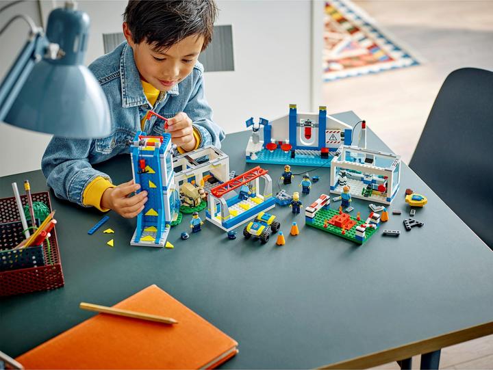 Image du produit LEGO 60372 École de police (60372, LEGO City)