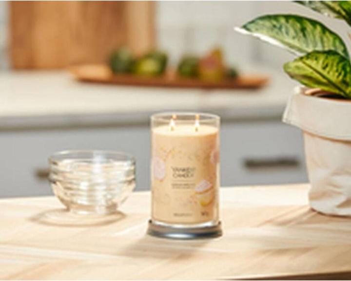 Immagine prodotto Yankee Candle Candela profumata Vanilla Cupcake Signature Large Tumbler (567 g)