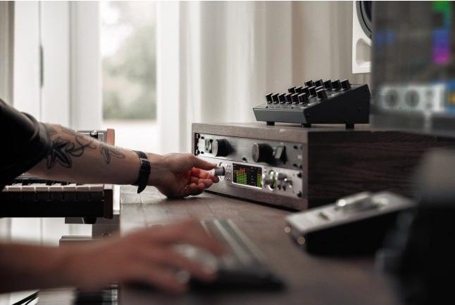 Image du produit Apollo x6 Gen2 Studio+ (Thunderbolt)