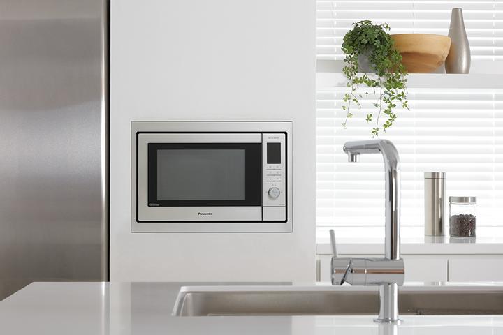 Image du produit Panasonic NN-TK81KCSCP Einbaurahmen (34 l)