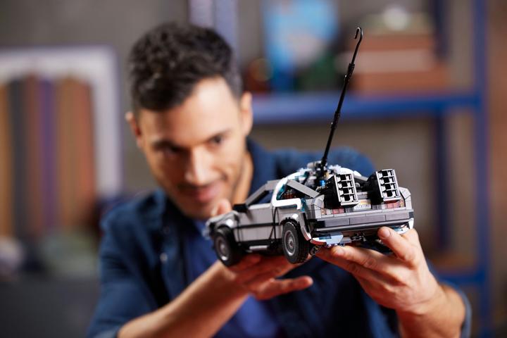 Actual product image LEGO Time machine from Back to the Future (10300, LEGO Icons, LEGO Rare Sets)
