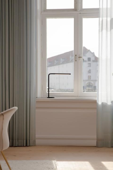 Image du produit Umage Omni lampe de table Black (490 lm)