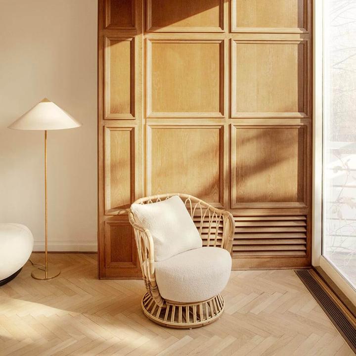 Actual product image Gubi 9602 Floor Lamp Stehleuchte (810 lm, E27)