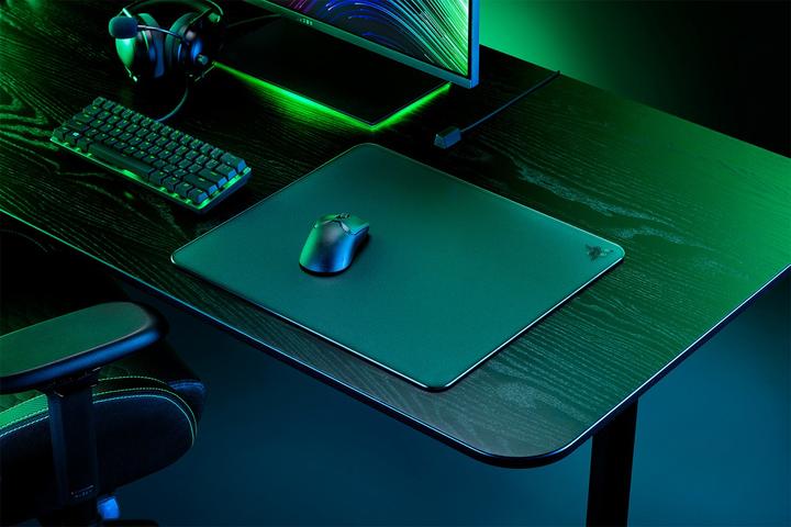 Actual product image Razer Atlas (L)